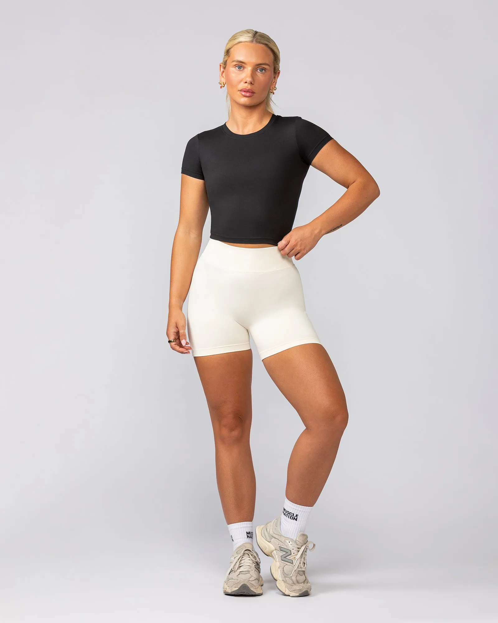 Essential Cropped Tee - Black