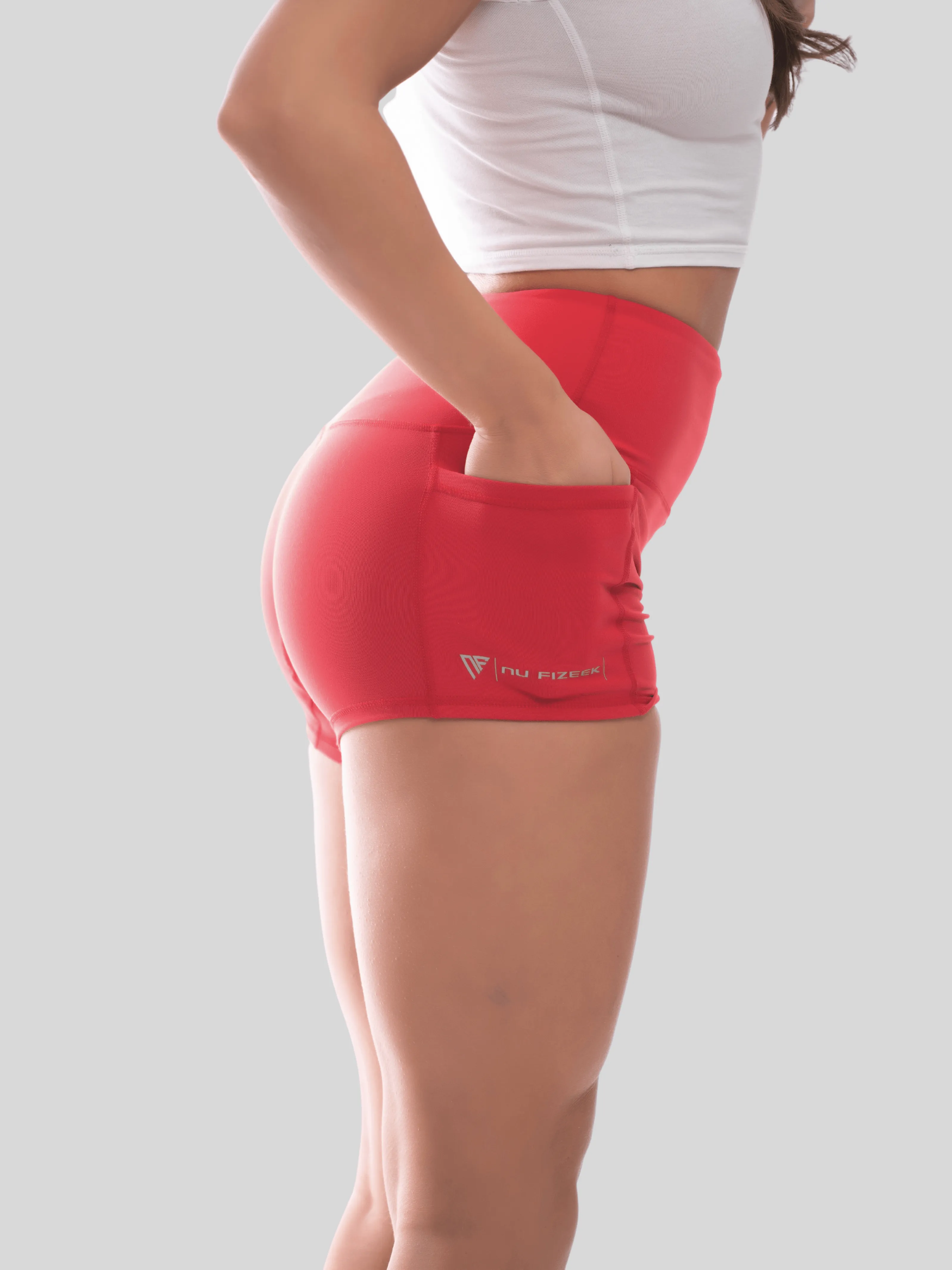 ESSENTIAL SHORTS - RED