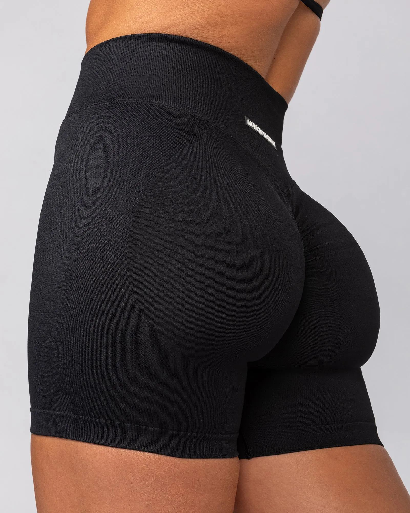 Sculpt Midway Shorts - Black